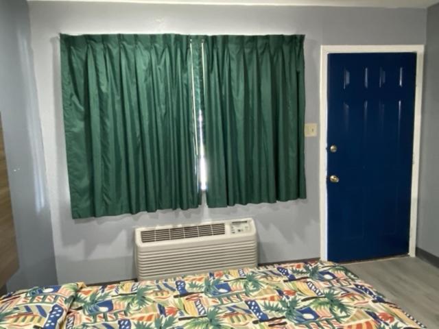 | Valley View Inn