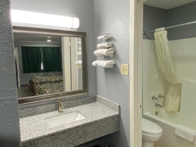 | Valley View Inn
