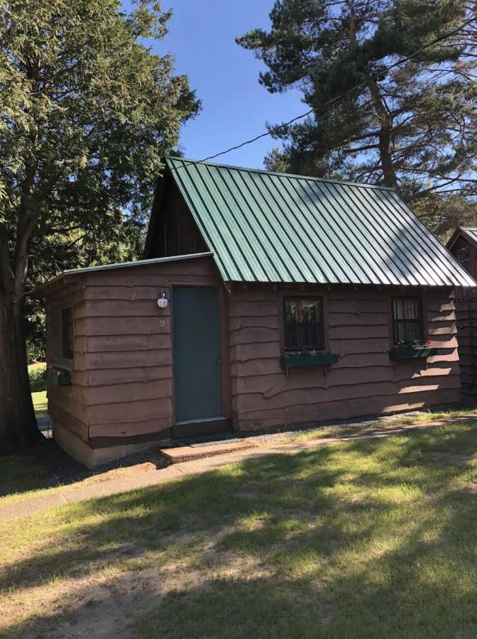  | Moreno's Cottages