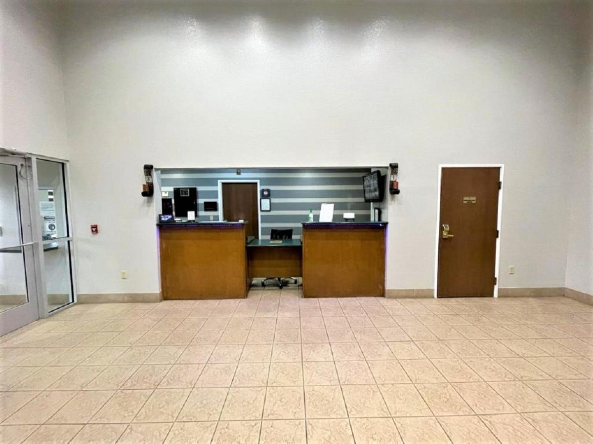 | Star City Inn & Suites