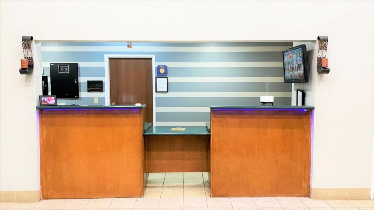 | Star City Inn & Suites