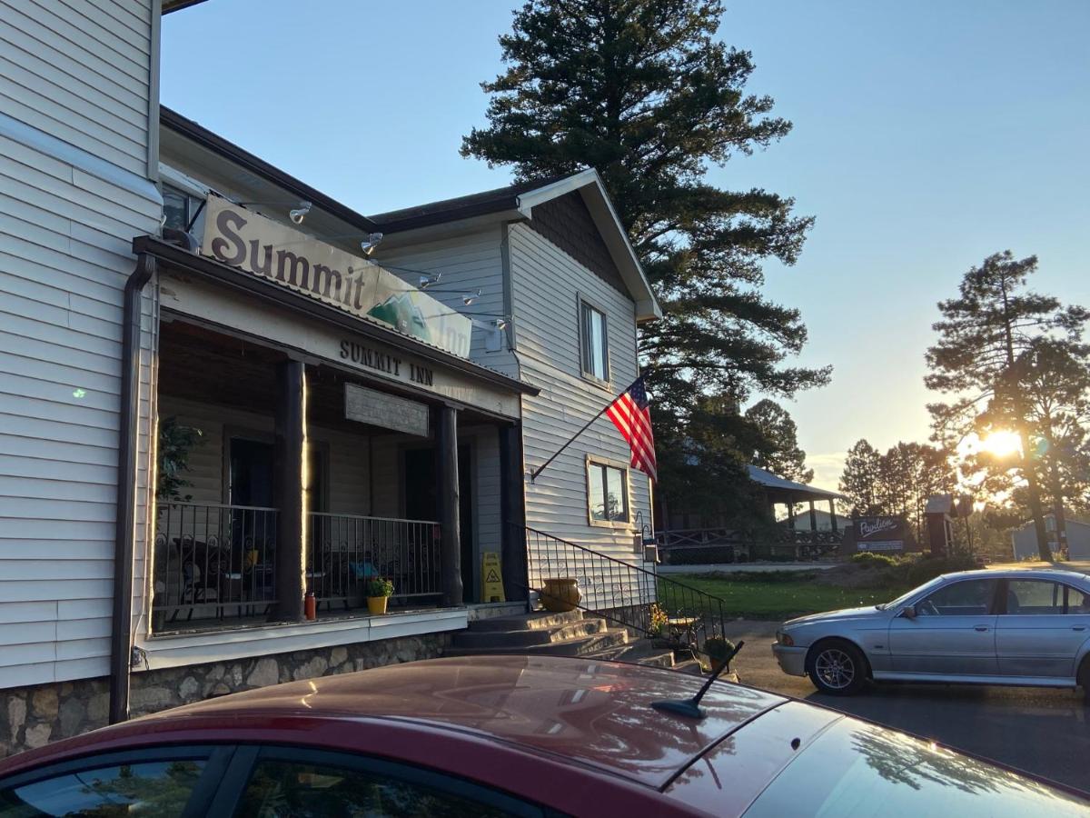  | The Summit Inn