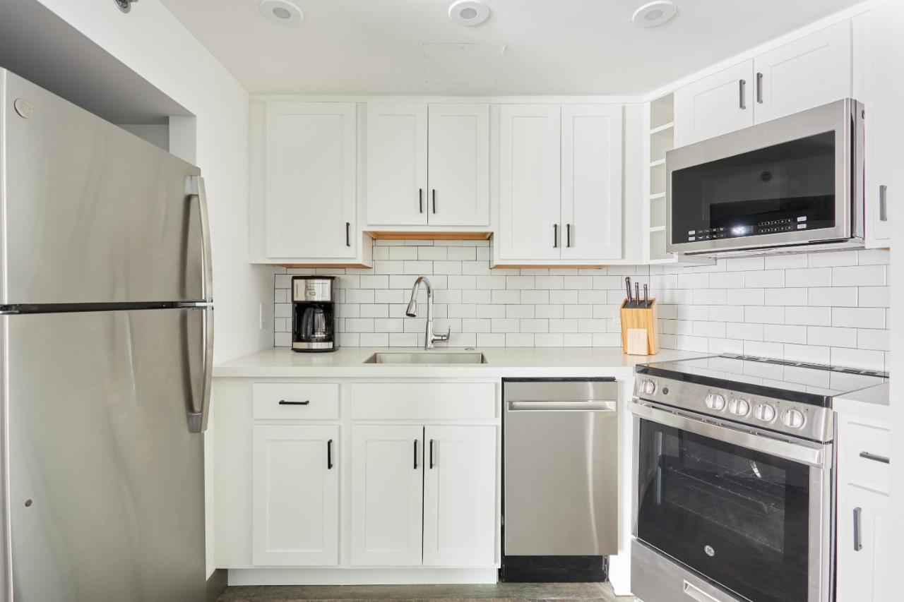 Suite with Balcony at Sonder at The Terrace