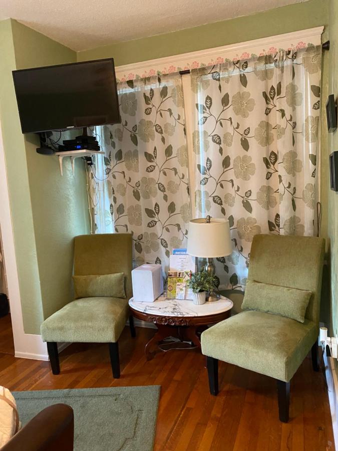  | Ms. Maggie's South Country Inn