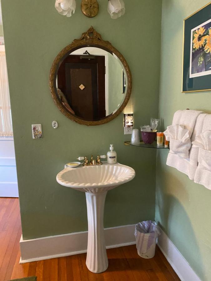  | Ms. Maggie's South Country Inn