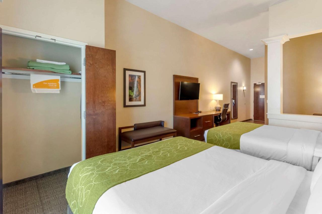 Queen Suite with Two Queen Beds - Non-Smoking at Comfort Suites St George - University Area