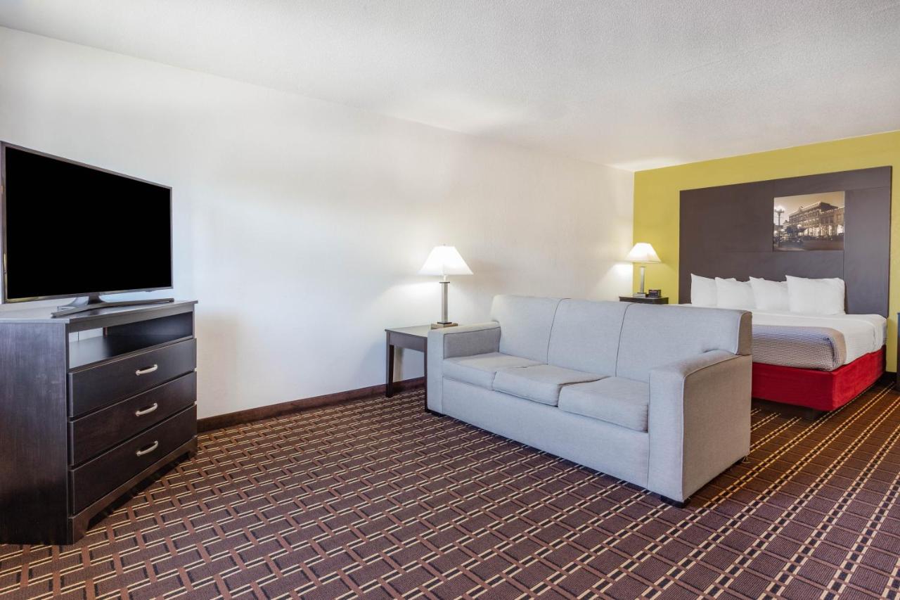 King Studio Suite - Non-Smoking at Super 8 by Wyndham La Crosse