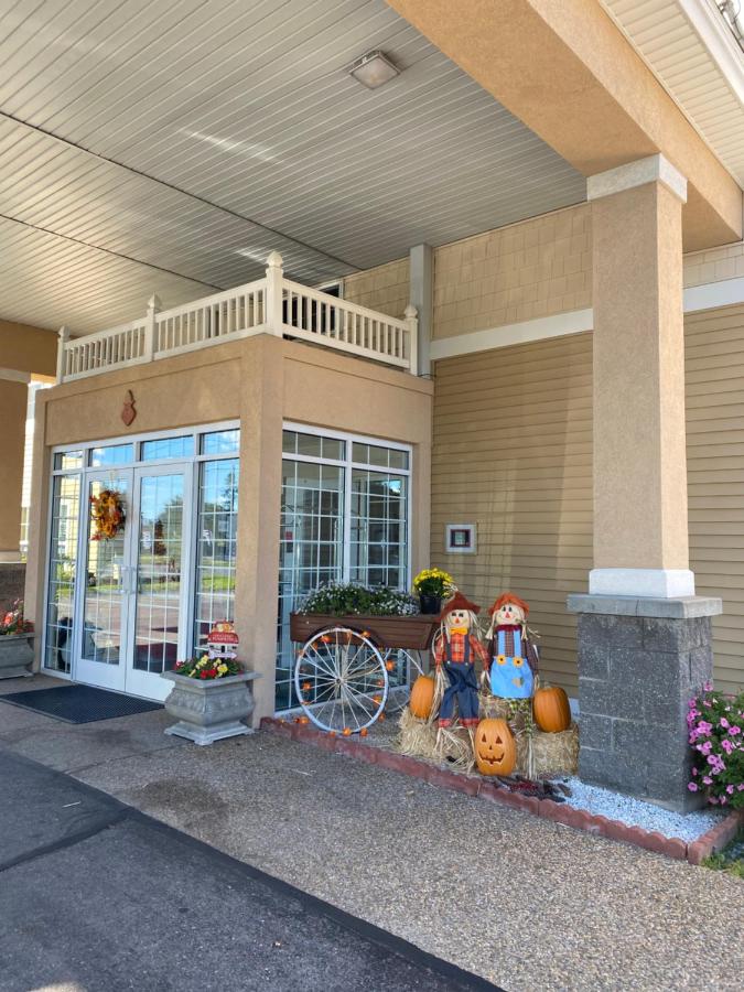 | Coos Motor Inn