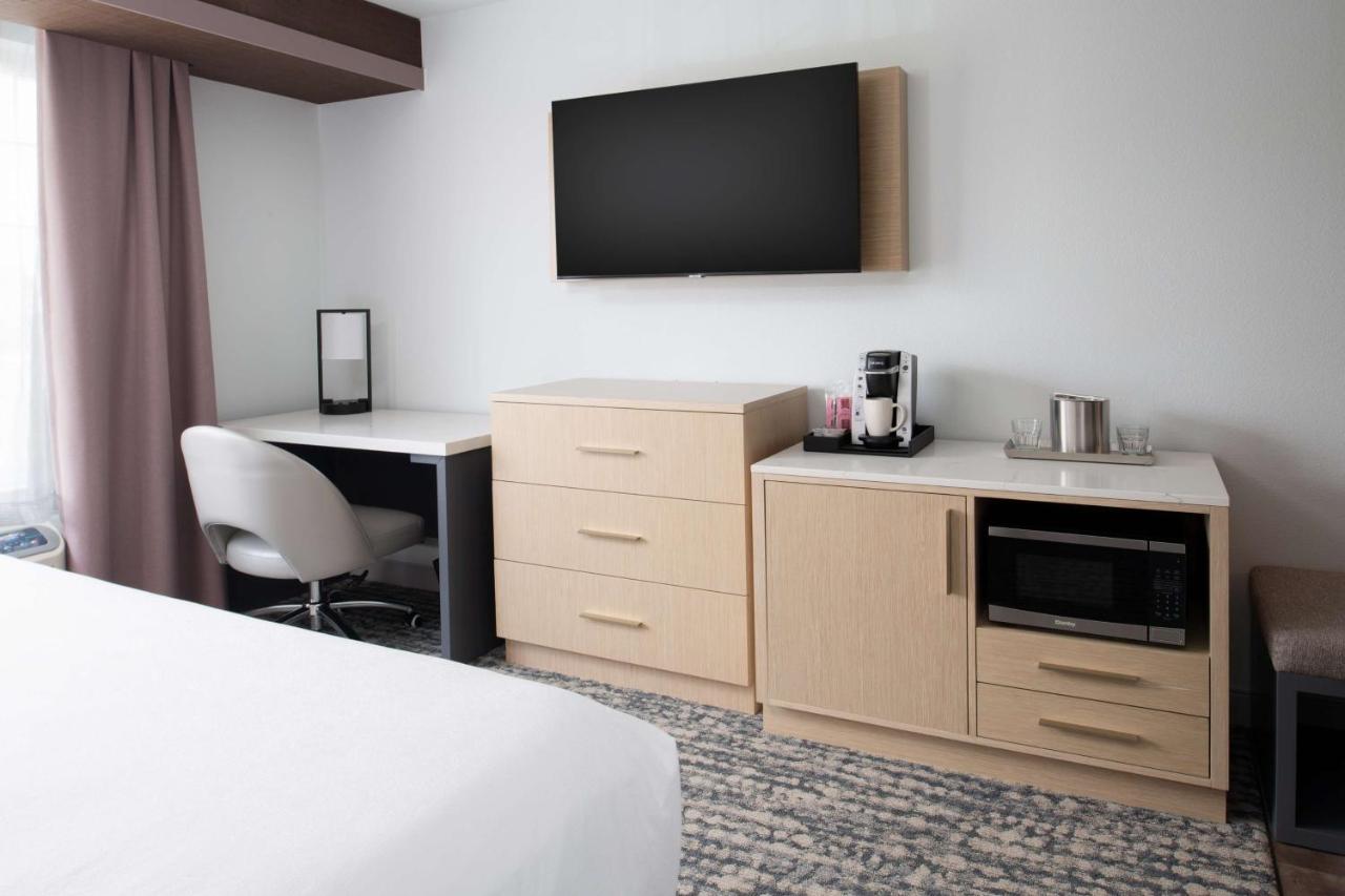 King Room at Best Western Premier Keizer/Salem Hotel