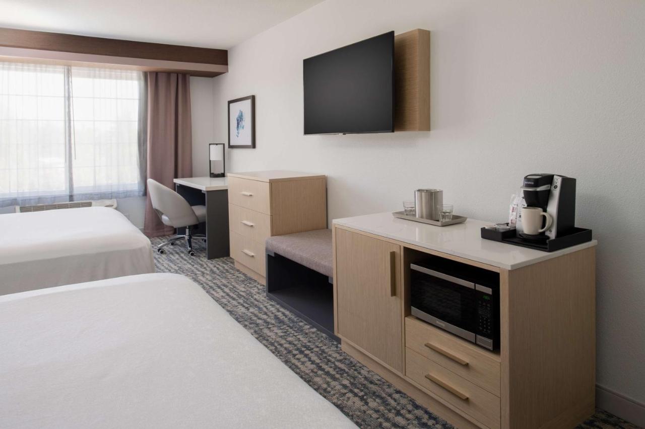 Queen Room with Two Queen Beds at Best Western Premier Keizer/Salem Hotel