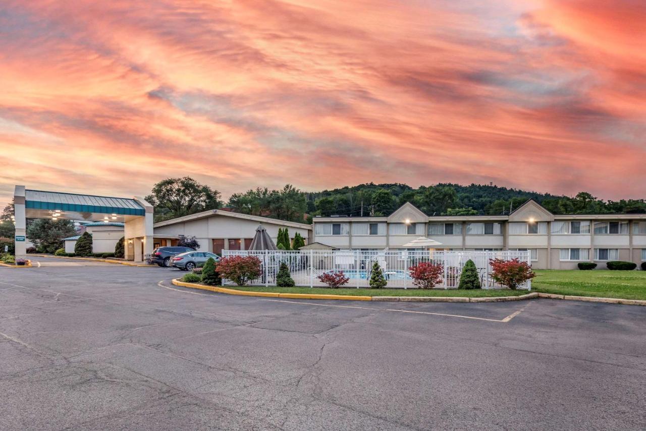 | Quality Inn & Suites Vestal Binghamton near University