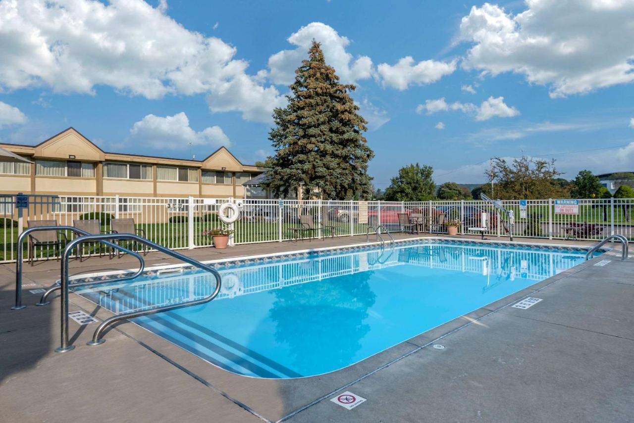 | Quality Inn & Suites Vestal Binghamton near University