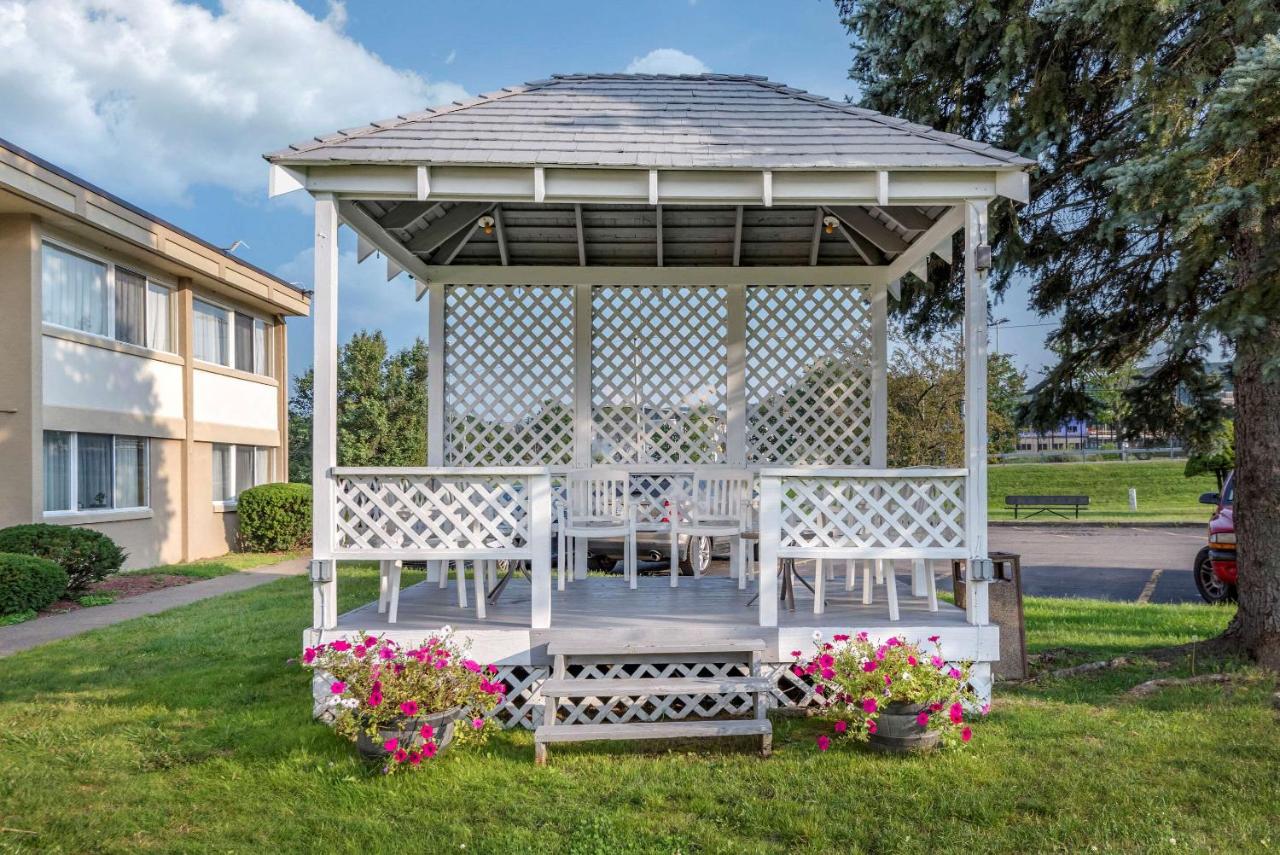 | Quality Inn & Suites Vestal Binghamton near University