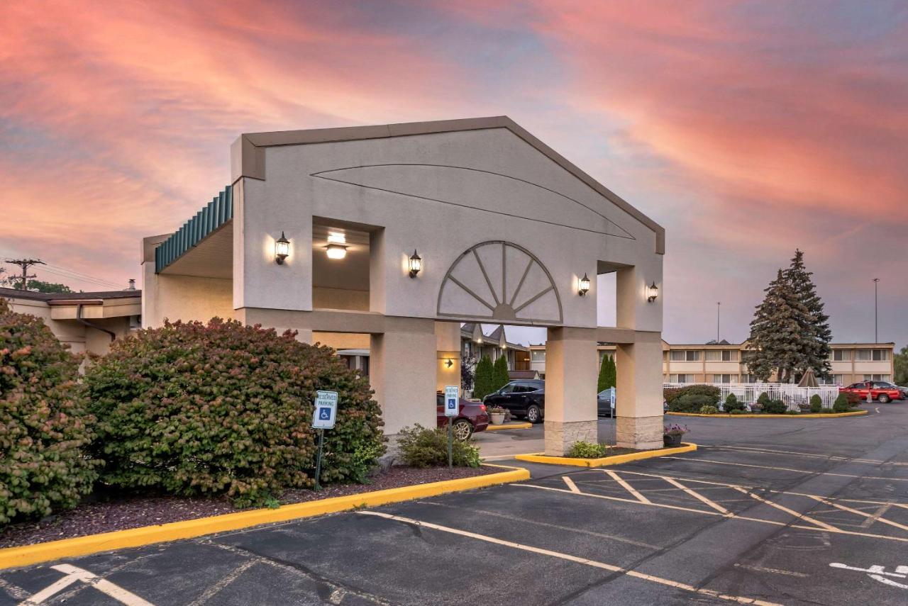 | Quality Inn & Suites Vestal Binghamton near University