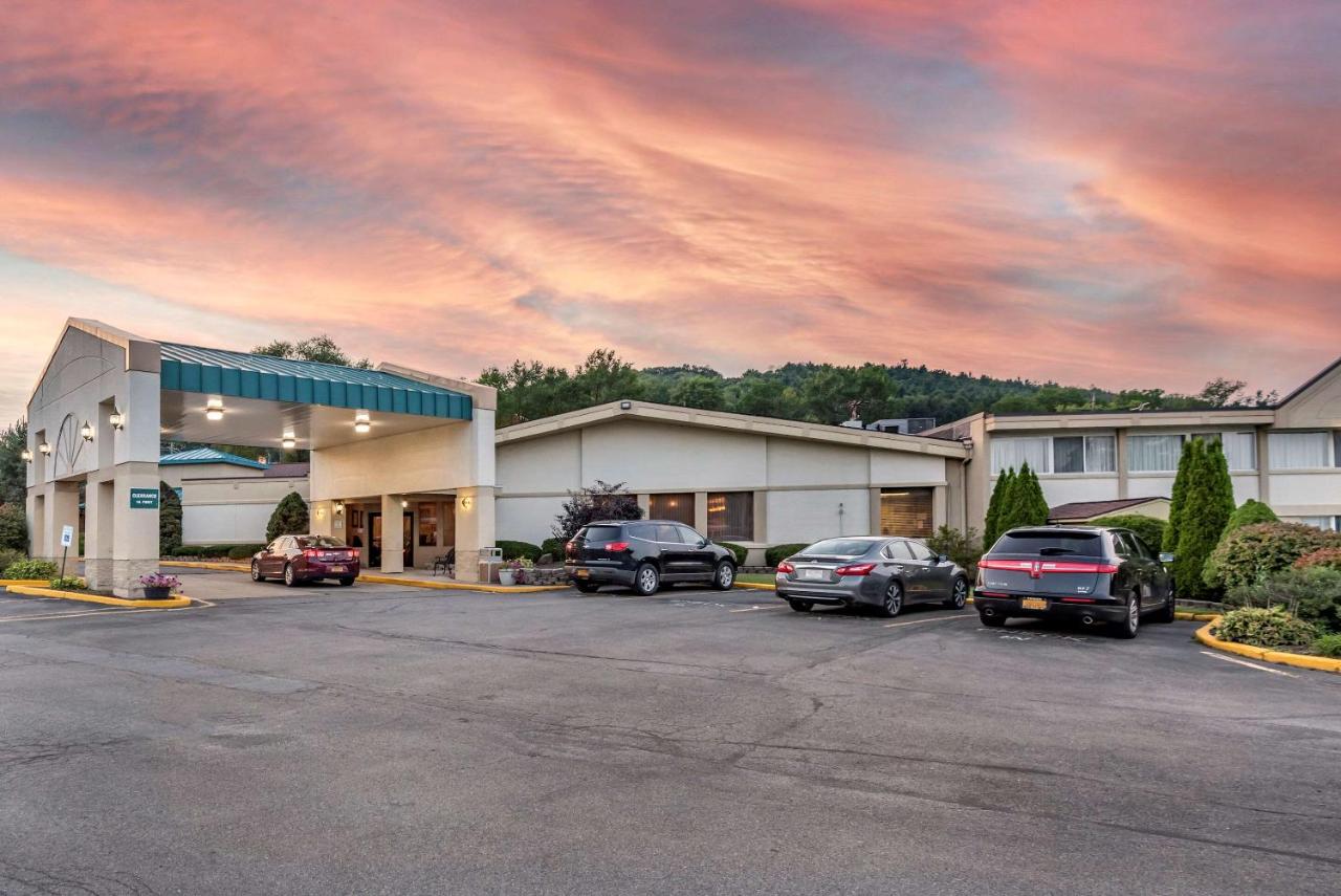 | Quality Inn & Suites Vestal Binghamton near University