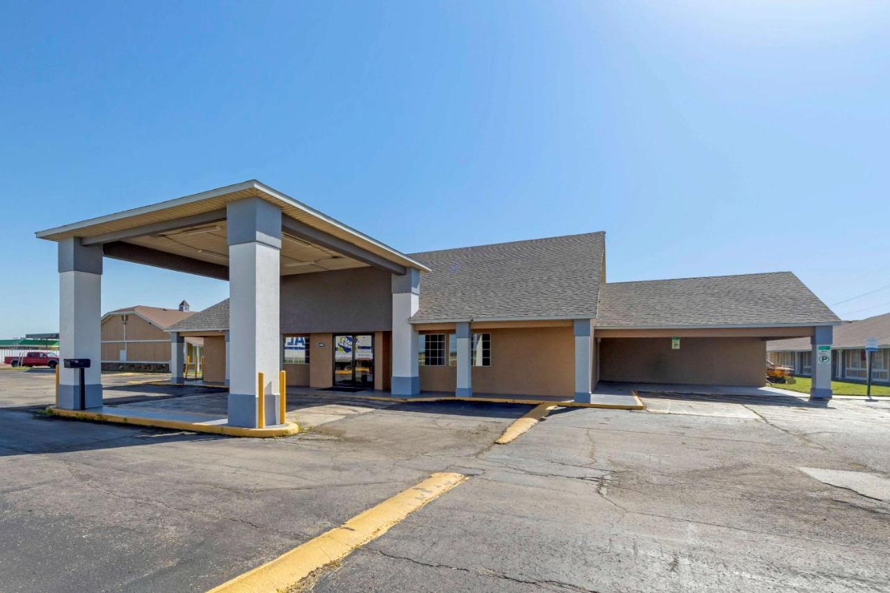 | Econo Lodge Pryor
