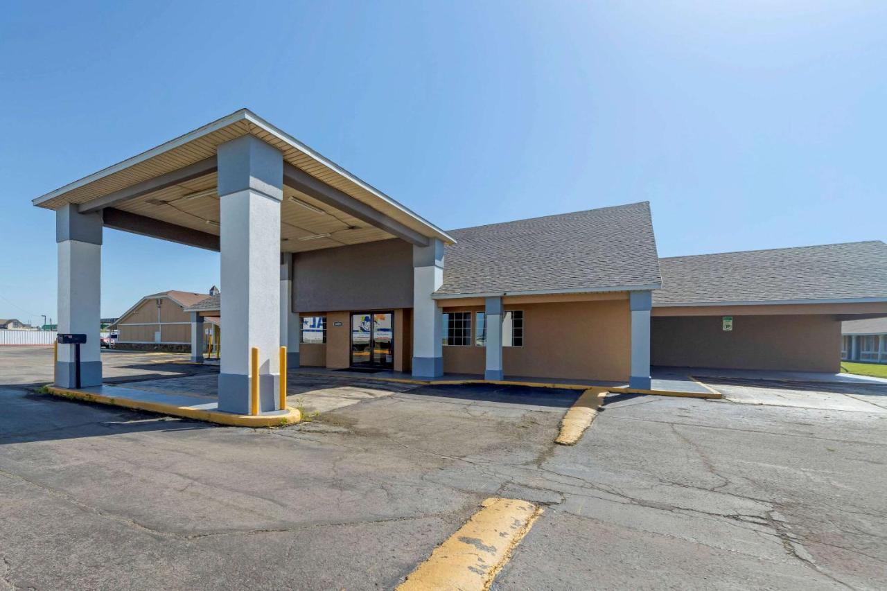 | Econo Lodge Pryor