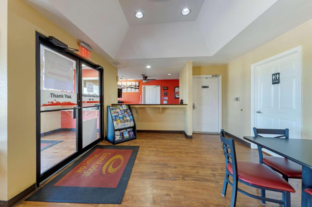 | Econo Lodge Pryor