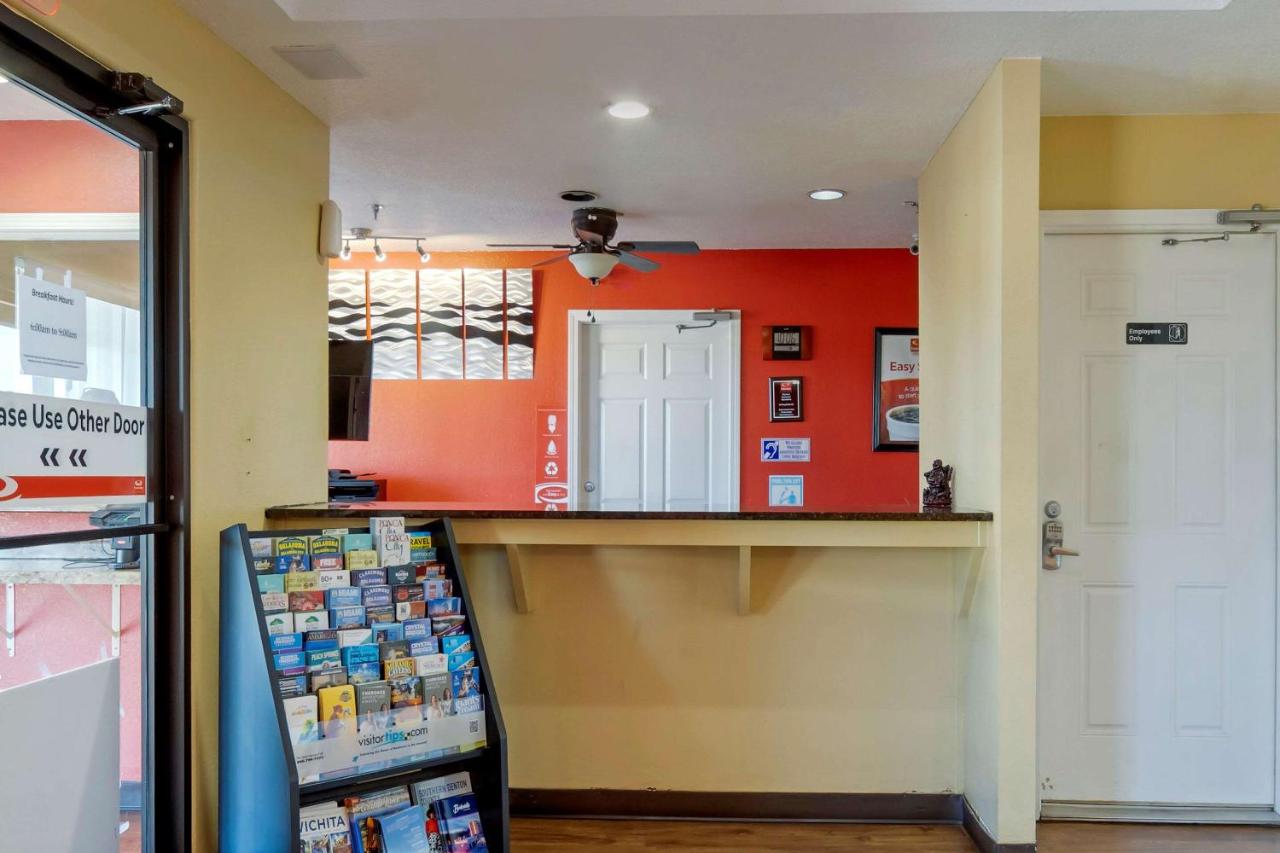| Econo Lodge Pryor