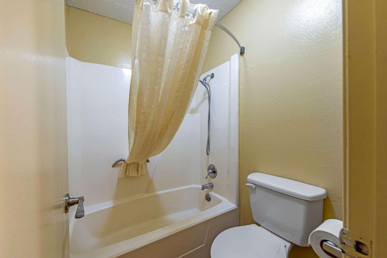  | Econo Lodge Pryor
