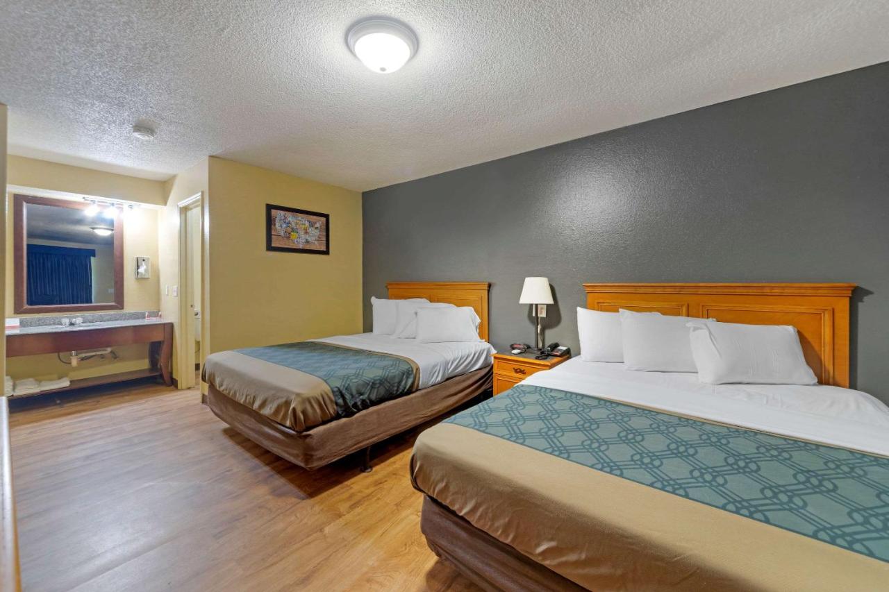 | Econo Lodge Pryor