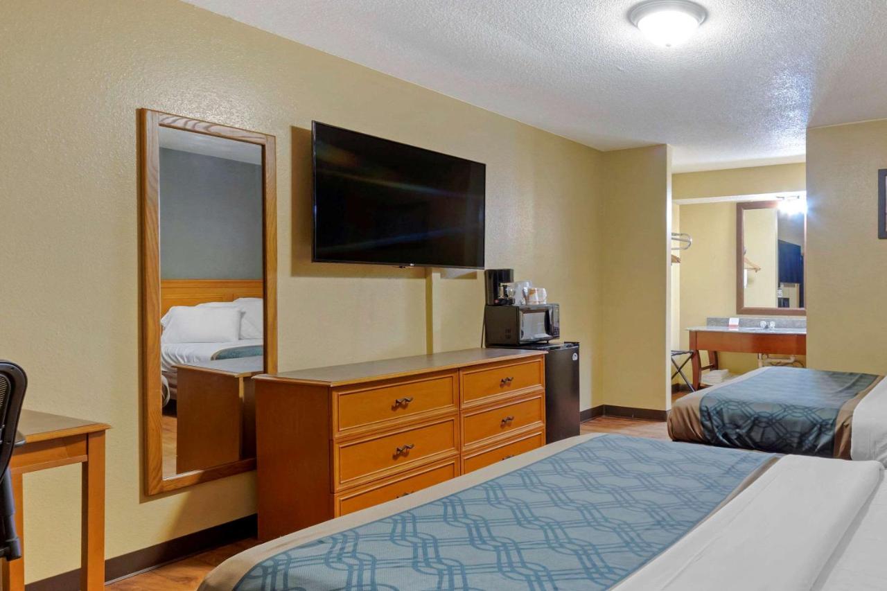 | Econo Lodge Pryor