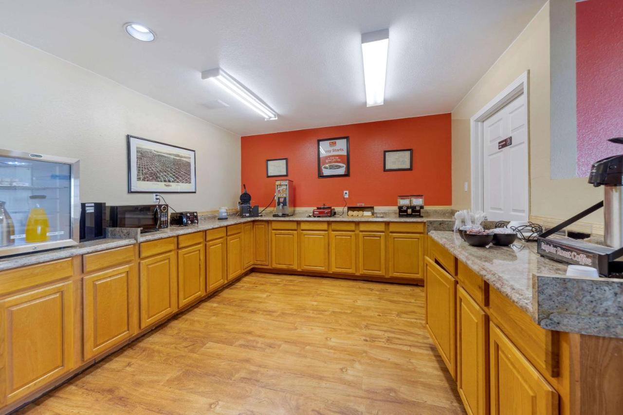 | Econo Lodge Pryor