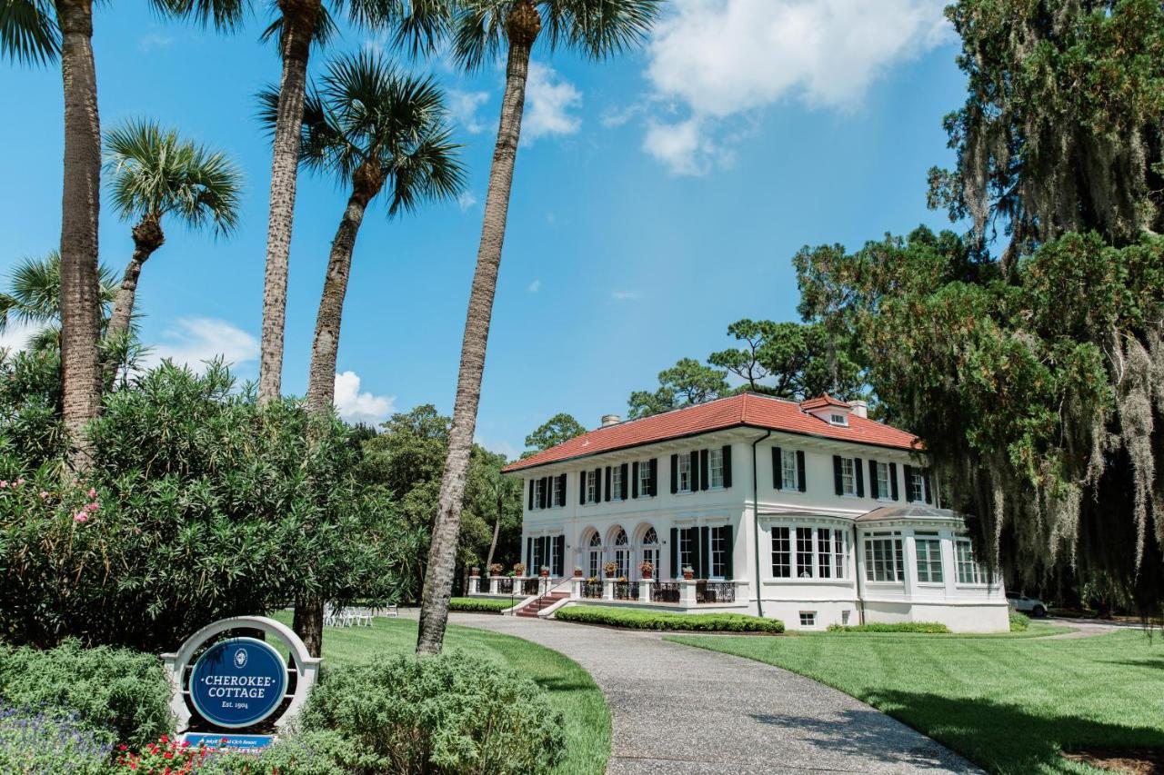 Clubhouse Deluxe Two Queen Suite at Jekyll Island Club Resort