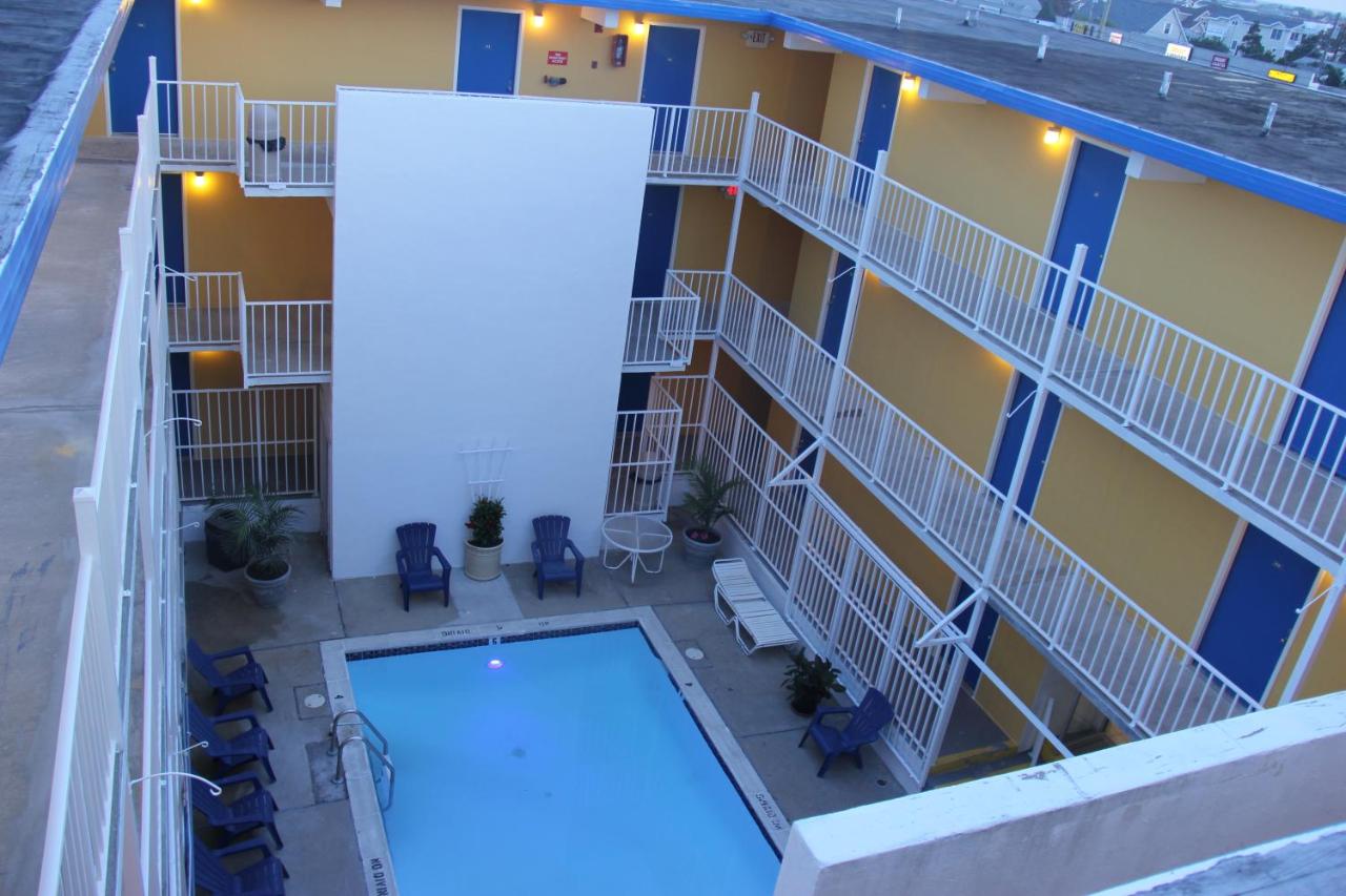 | Seaside Inn & Suites