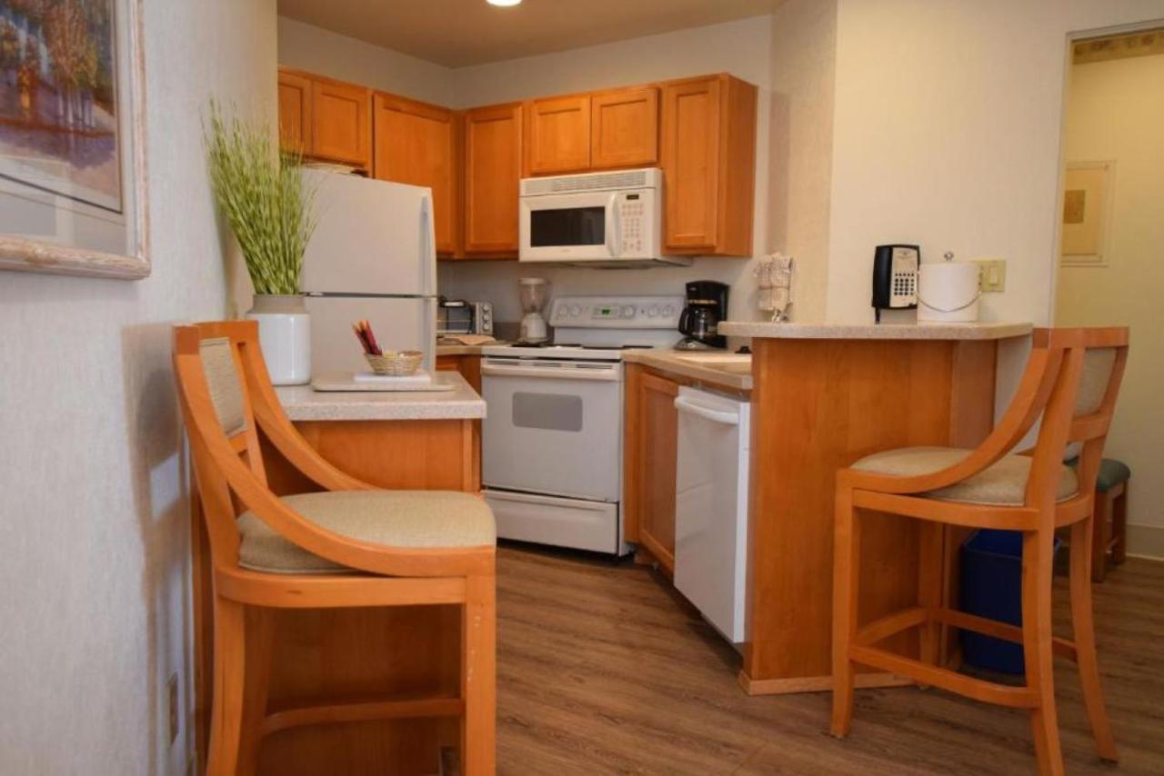 One-Bedroom Suite at Laguna Surf