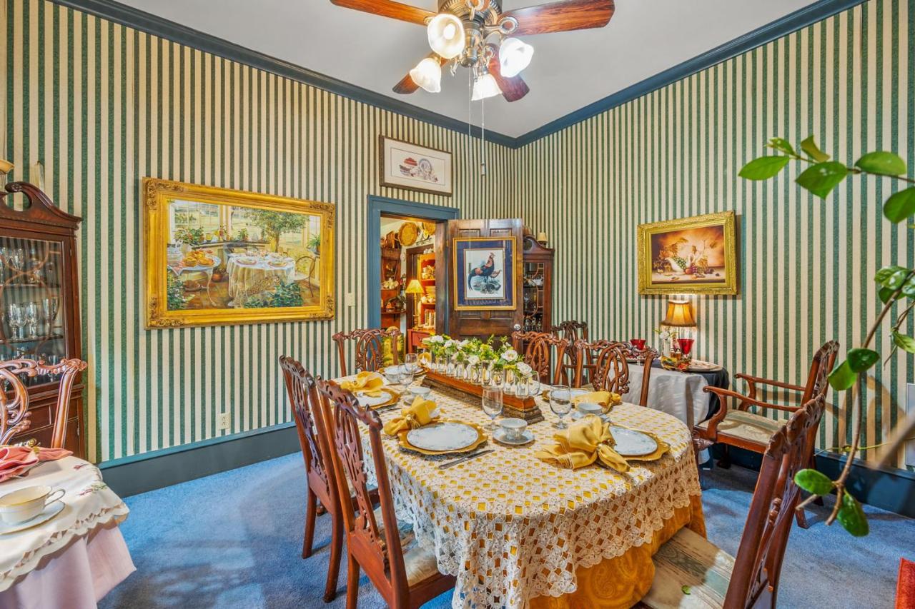 | Goodbread House Bed and Breakfast