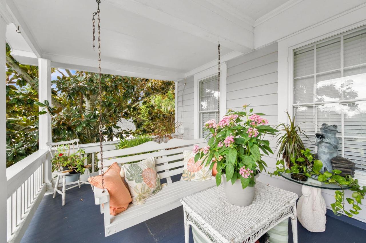 | Goodbread House Bed and Breakfast