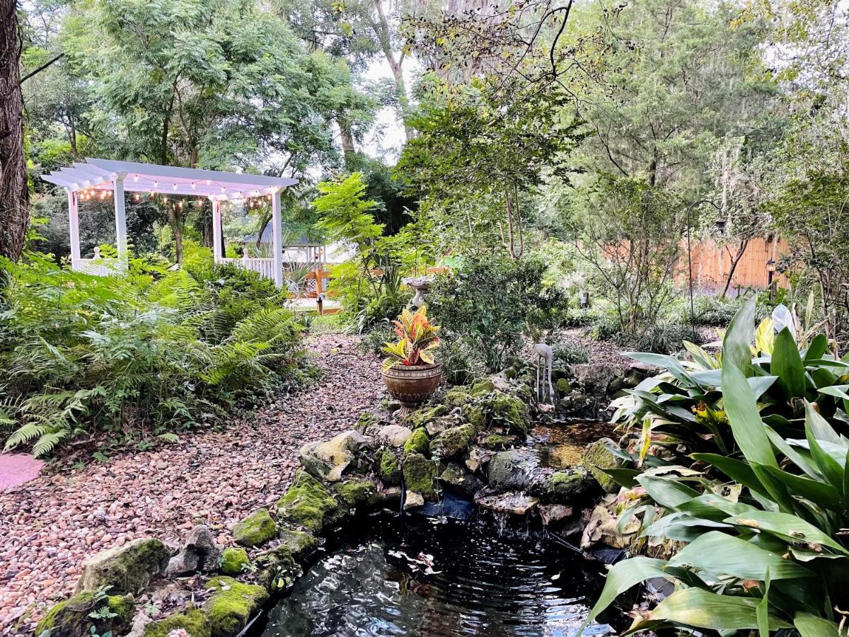 | Grady House Bed and Breakfast