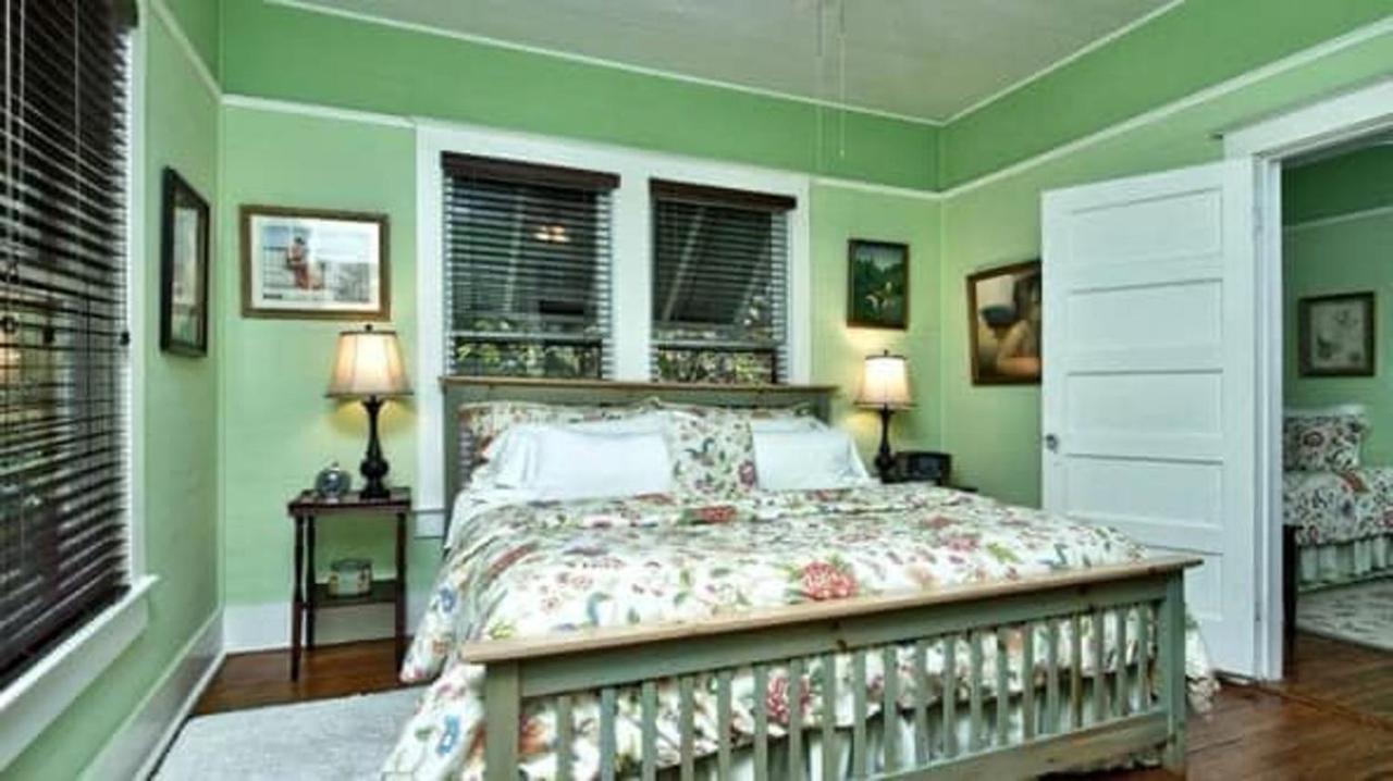 | Grady House Bed and Breakfast