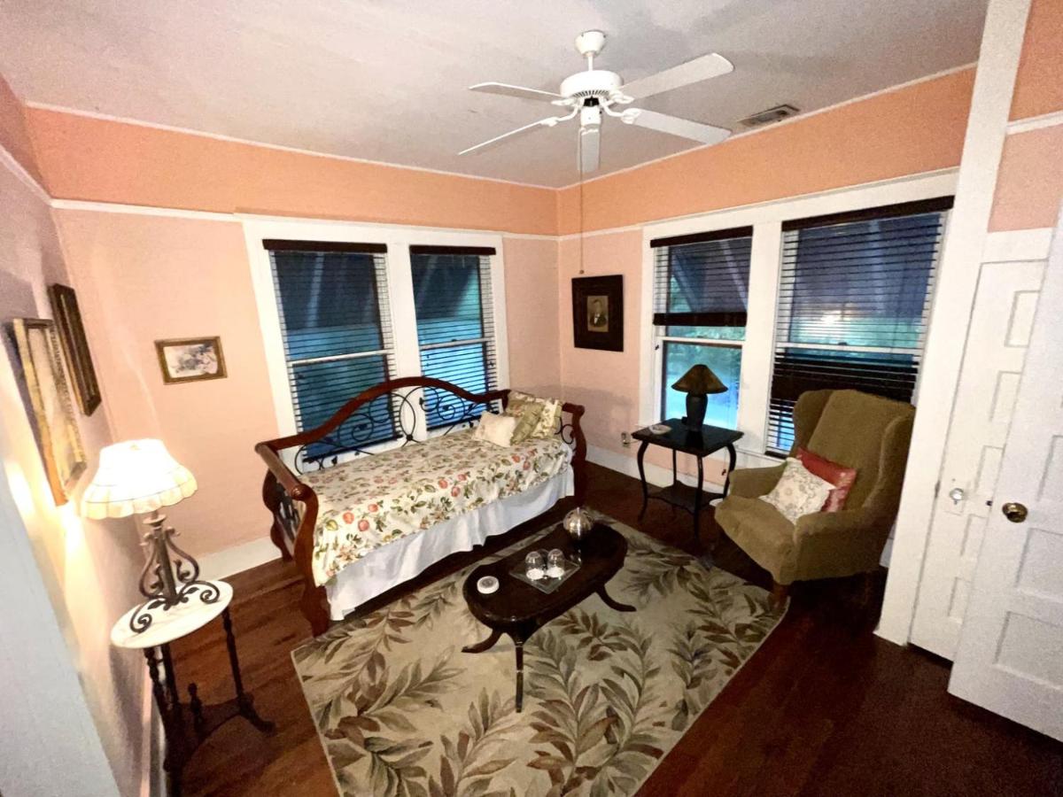 | Grady House Bed and Breakfast
