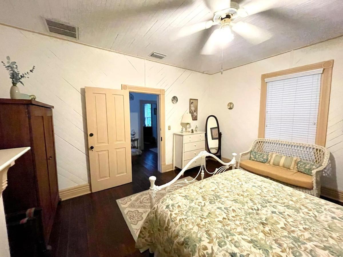 | Grady House Bed and Breakfast