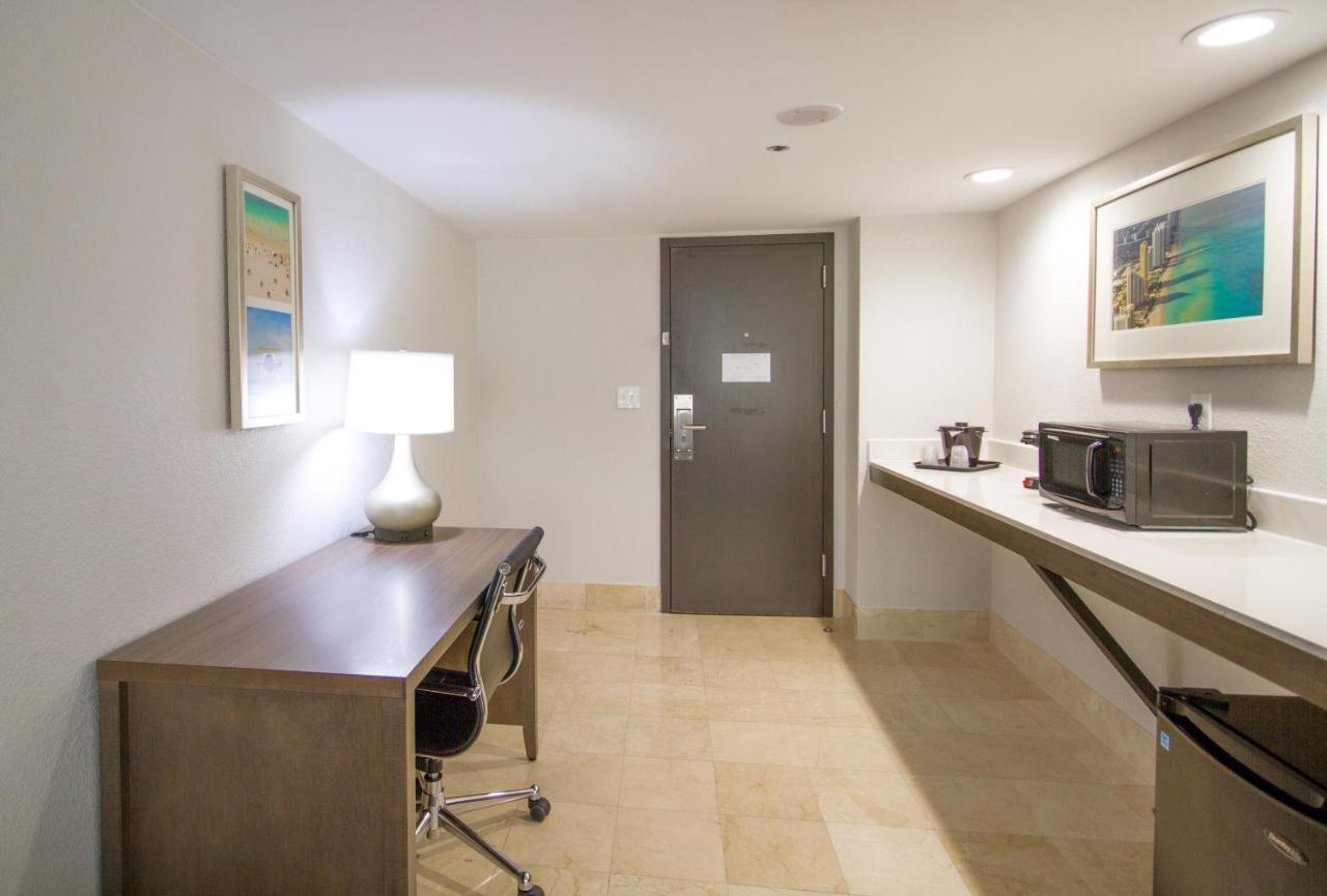King Room at Comfort Inn & Suites Downtown Brickell - Port of Miami