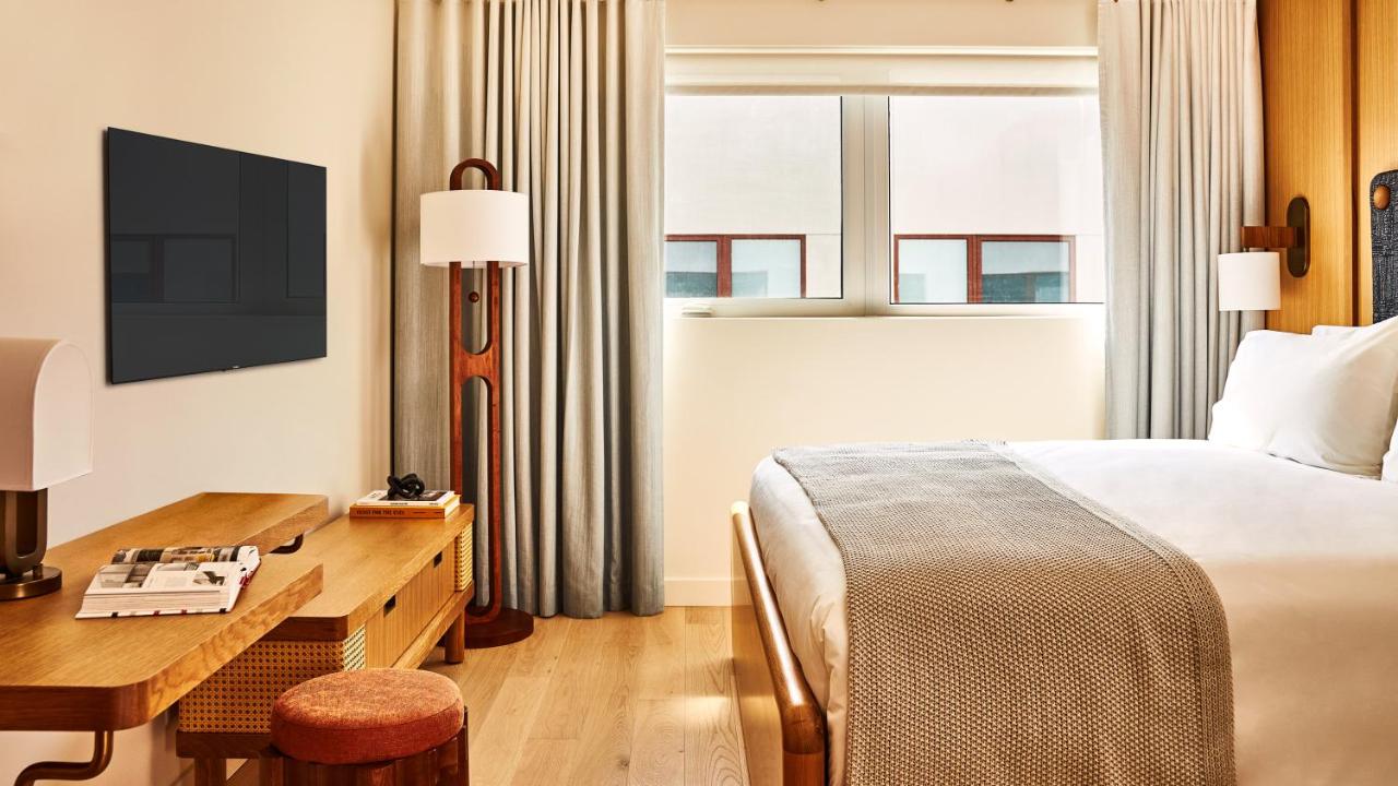 Superior King Room at Alsace LA