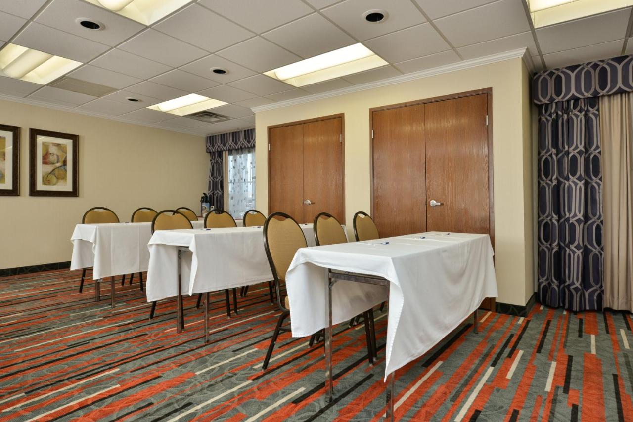 | Holiday Inn Express Boston/Milford Hotel, an IHG Hotel