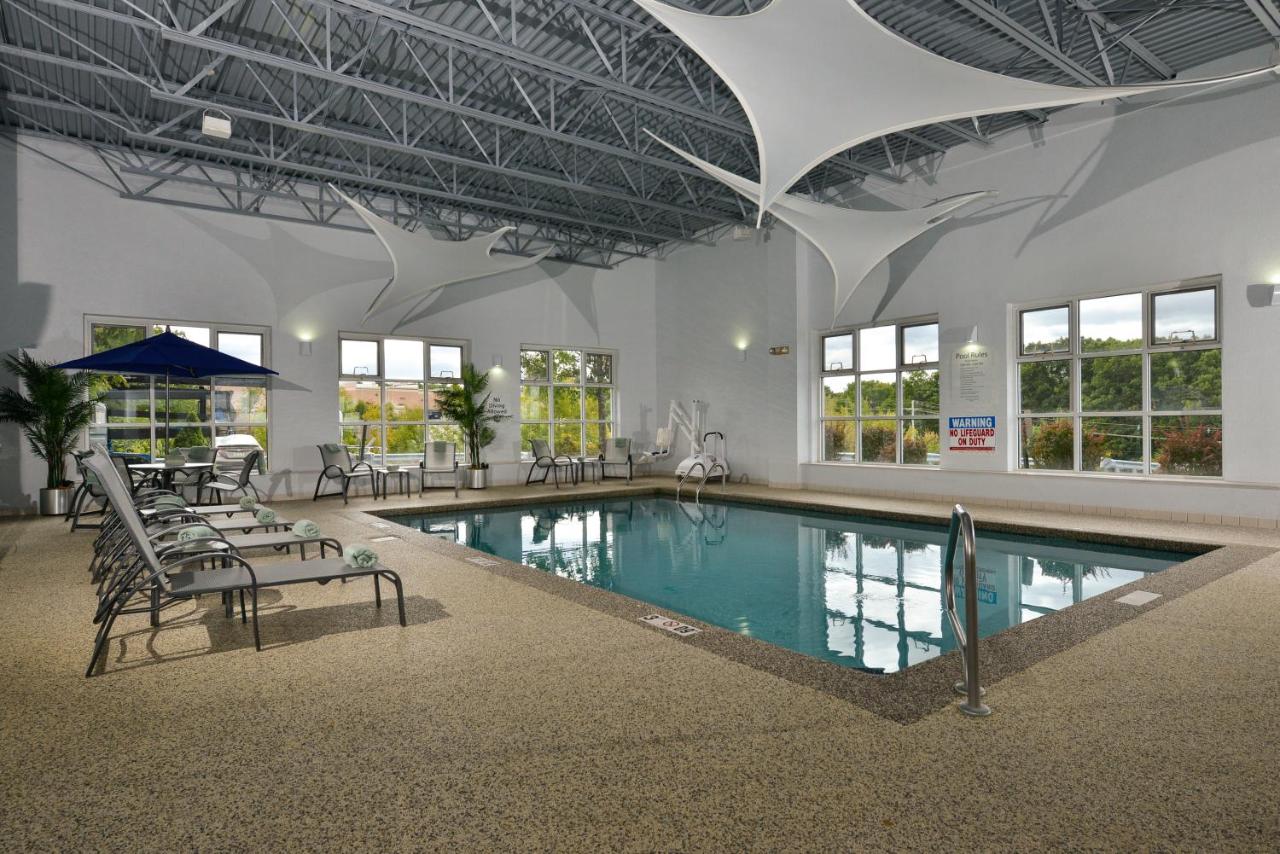 | Holiday Inn Express Boston/Milford Hotel, an IHG Hotel