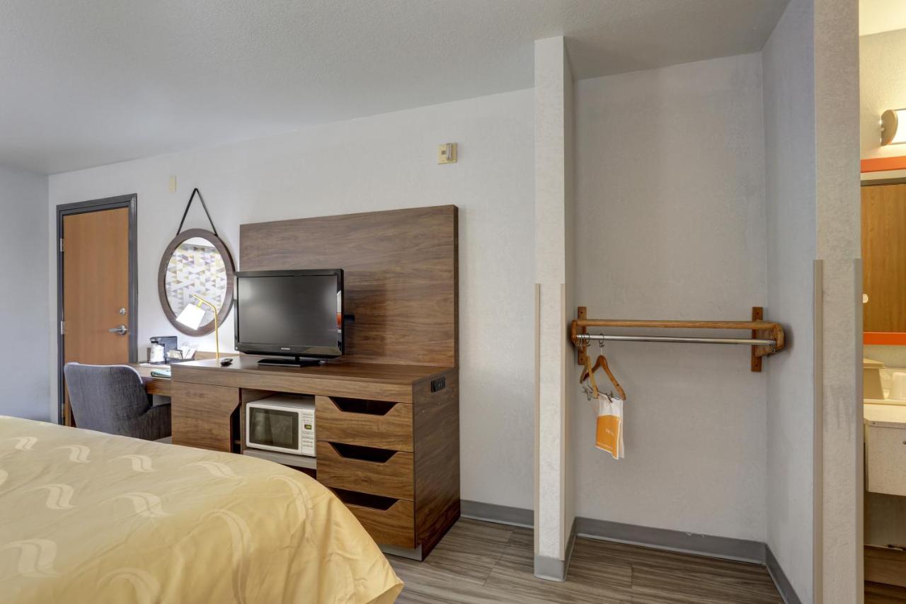 King Room - Non-Smoking at Quality Inn Pierre - Fort Pierre