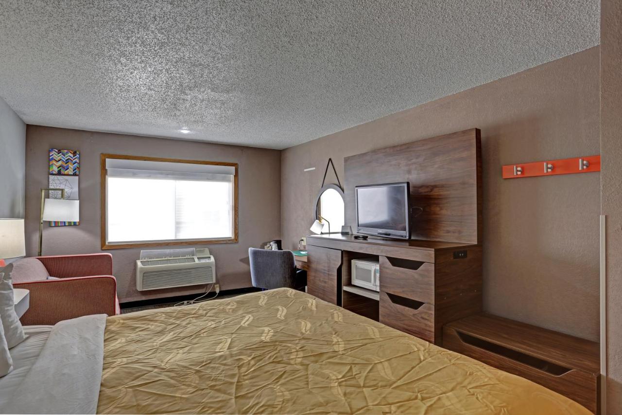 King Suite - Non-Smoking at Quality Inn Pierre - Fort Pierre