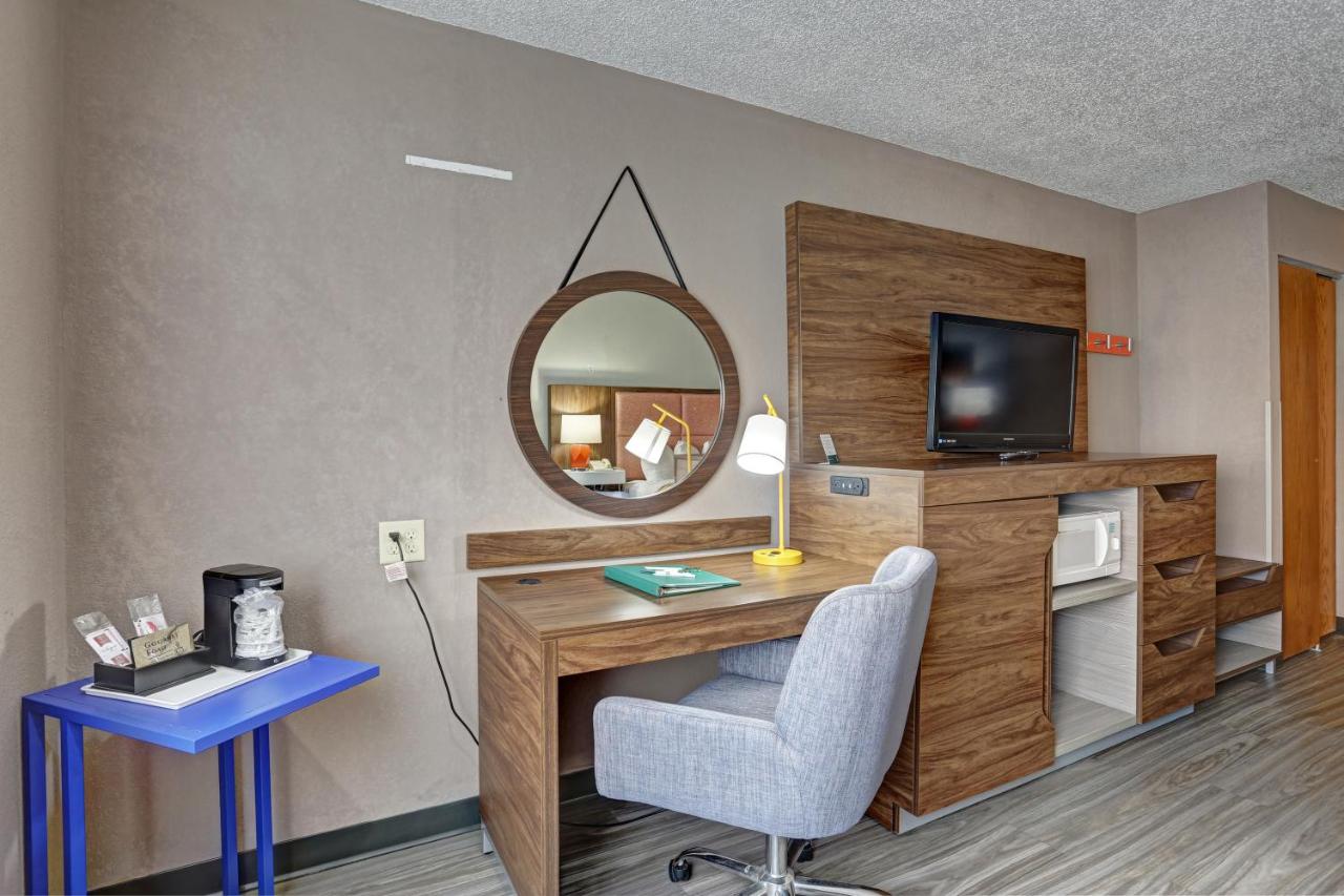 King Suite - Non-Smoking at Quality Inn Pierre - Fort Pierre