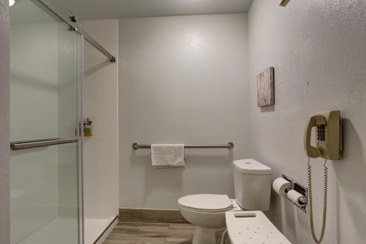 King Room - Non-Smoking at Quality Inn Pierre - Fort Pierre