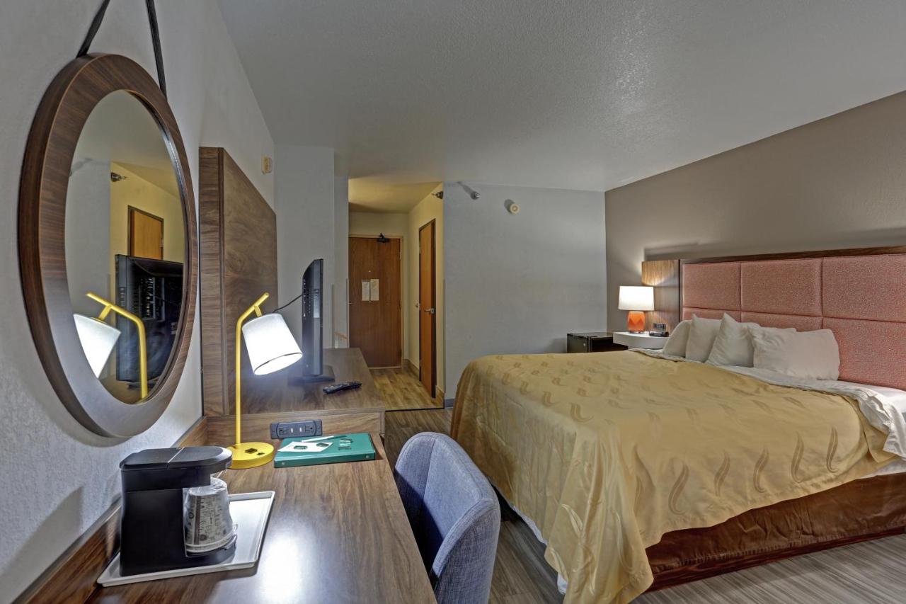 King Room - Non-Smoking at Quality Inn Pierre - Fort Pierre