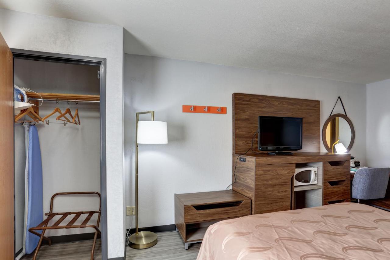 Queen Room with Two Queen Beds - Non-Smoking at Quality Inn Pierre - Fort Pierre