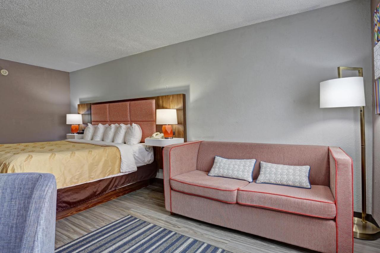 King Suite - Non-Smoking at Quality Inn Pierre - Fort Pierre