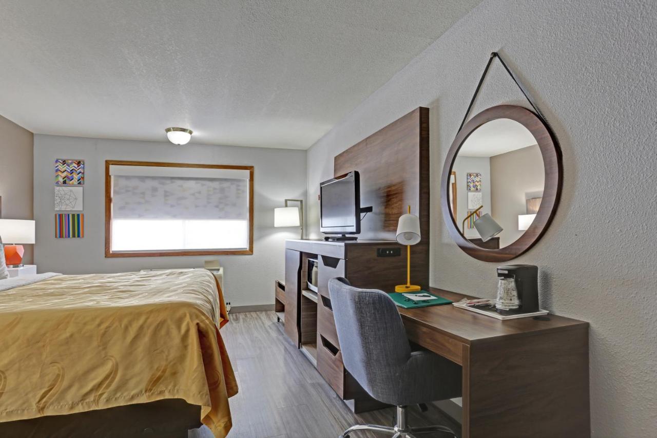 King Room - Accessible/Non-Smoking at Quality Inn Pierre - Fort Pierre