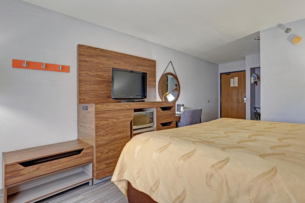King Room - Accessible/Non-Smoking at Quality Inn Pierre - Fort Pierre