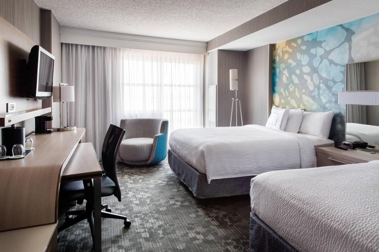 Deluxe Two Queens at Sonesta Emeryville - San Francisco Bay Bridge